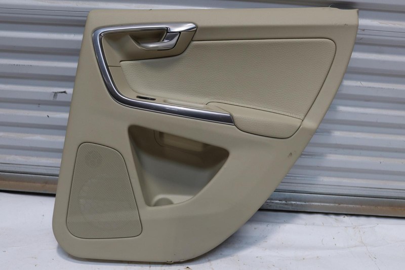 2014-2017 VOLVO XC60 REAR RIGHT SIDE DOOR PANEL TRIM COVER OEM