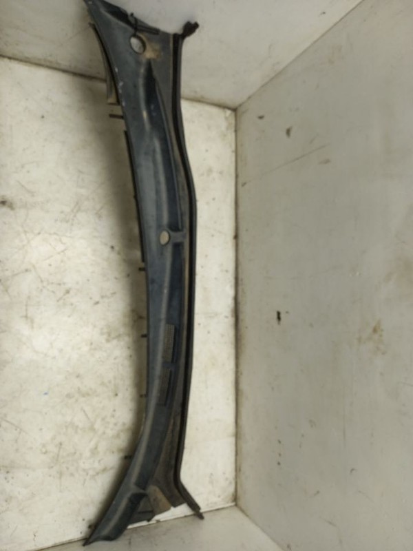 09 TOYOTA SIENNA COWL VENT PANEL