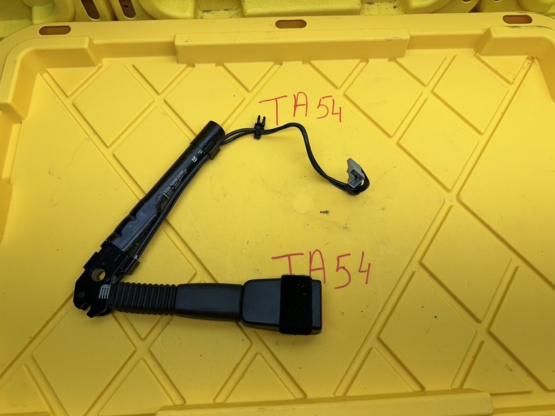 BMW 1 SERIES E87 N/S/F DRIVERSIDE FRONT SEAT BELT TENTIONER - 33040941 D