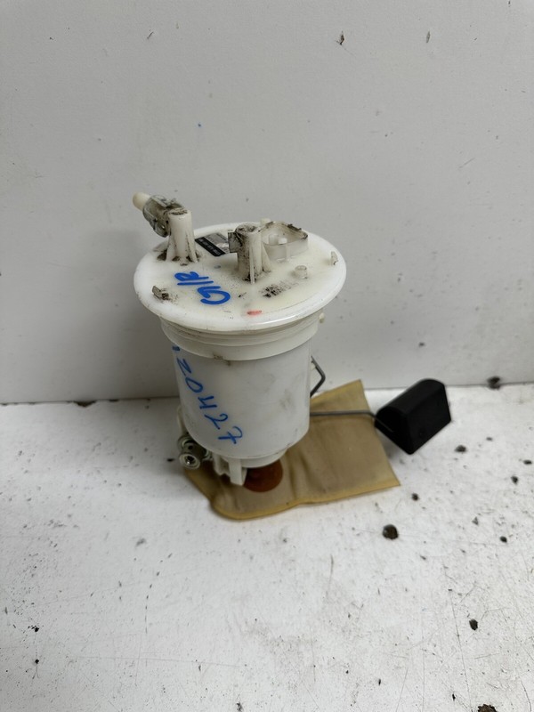 2005-2008 Acura RL Fuel Pump w Sending Unit & Bracket