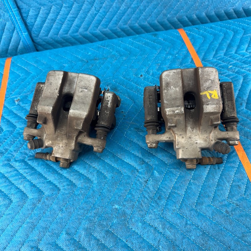 05-12 TOYOTA AVALON XLREAR Brake Caliper LeftRight Rear Set Of 2 Oem 118 K