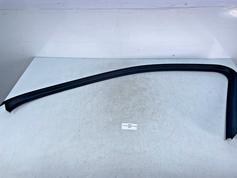 ✅11-18 OEM Porsche Cayenne Turbo 958 Front Right Passenger Door Frame Trim Cover