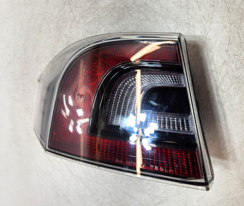 ✅ 2012-2023 OEM Tesla Model S Rear Left Driver Side Outer Tail Light Lamp