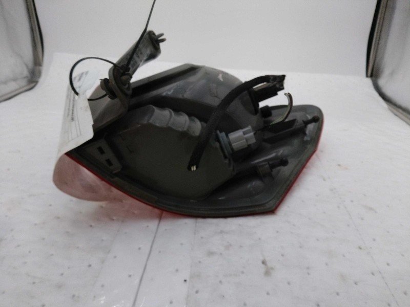 2011-2013 Jeep Grand Cherokee Left Tail Light Assembly Grey 7679499 Used