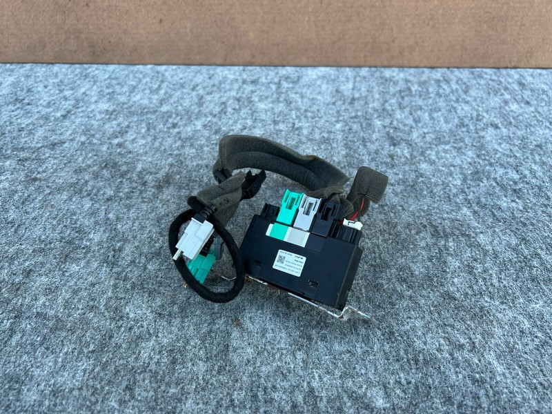 INFINITI Q50 2014-2022 OEM CENTER CONSOLE USB USBC CHARGER MODULE & WIRING 17K