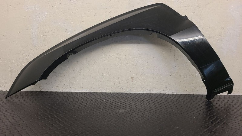 02-06 Cadillac Escalade Left Driver Fender Flare Molding Black OEM 89045577