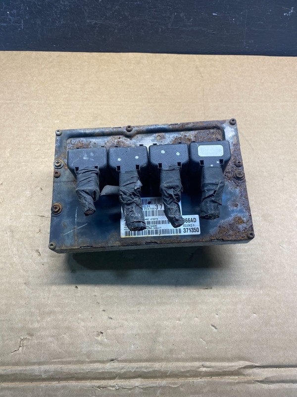 2005 Dodge Caravan 3.8L Engine Computer Module ECU ECM P04727366AD OEM AC8076 DG