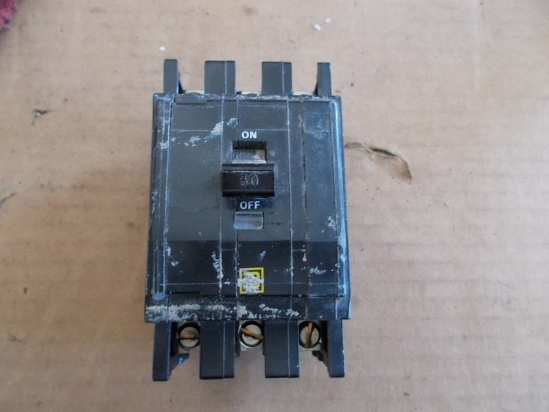 Square D QOU 3-Pole 30A Circuit Breaker *FREE SHIPPING*