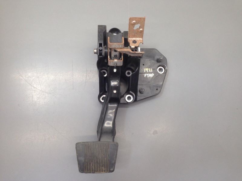 Brake Pedal 4581693AD Fits 2015-2017 Chrysler 200 75647