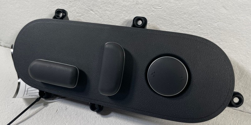 2025-2026 HYUNDAI IONIQ 5 FRONT LEFT SIDE SEAT ADJUSTMENT CONTROL SWITCH #109075