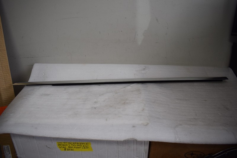 2016-2018 MERCEDES E CLASS SEALING RAIL FACTORY OEM