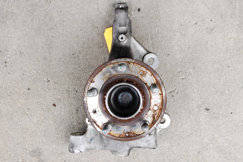 2016-2024 Chevrolet Camaro Wheel Spindle Knuckle Front Driver Side LH OEM *USED*