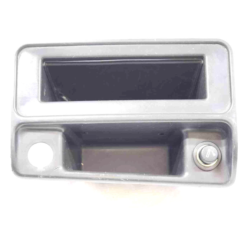 2005 Tahoe Center Console Storage Dash Bezel Light Scratches Part# 15194292