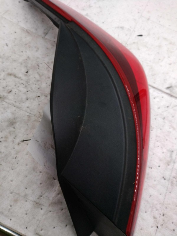 2014 Hyundai Elantra Right Tail Light Assembly Grey 594865 102K Miles Used