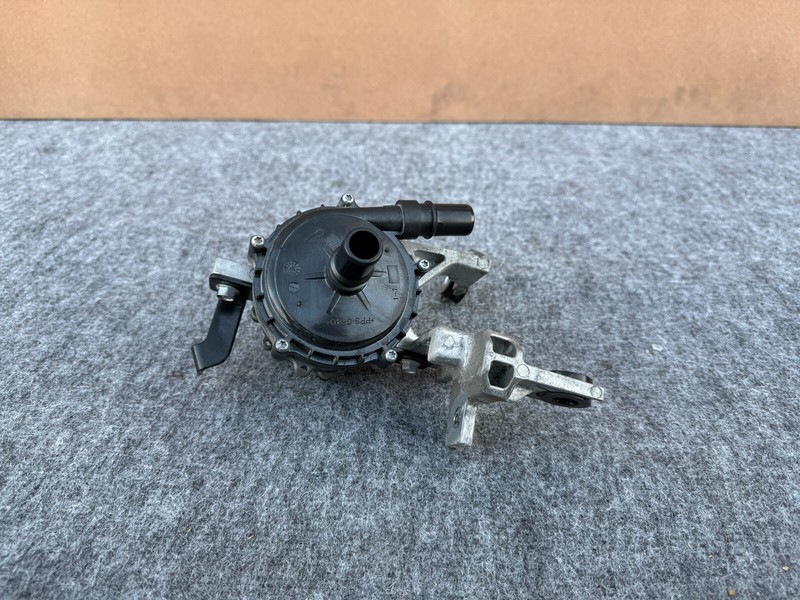 HYUNDAI IONIQ 5 2022-2025 OEM ENGINE MOTOR ELECTRIC AUXILIARY COOLANT WATER PUMP