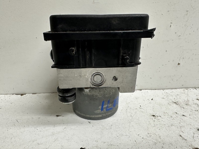 2005 Subaru Legacy Outback 2.5L Anti Lock Brake Pump Actuator & Modulator