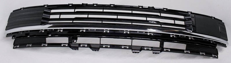 OEM GMC Acadia Denali Front Lower Grille w/Pre-Crash system 84781272 Scratches