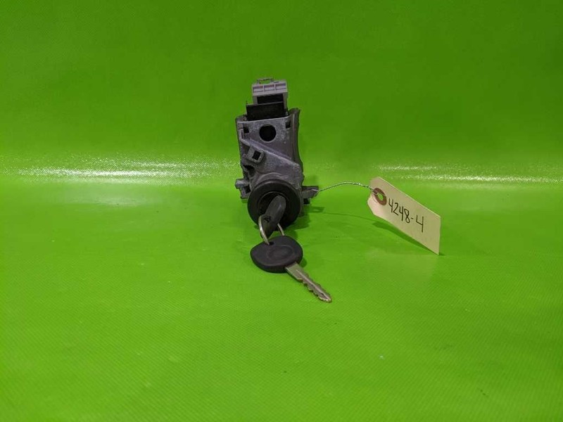 03-06 SIERRA IGNITION SWITCH CYLINDER HOUSING W/KEY OEM 4248-4