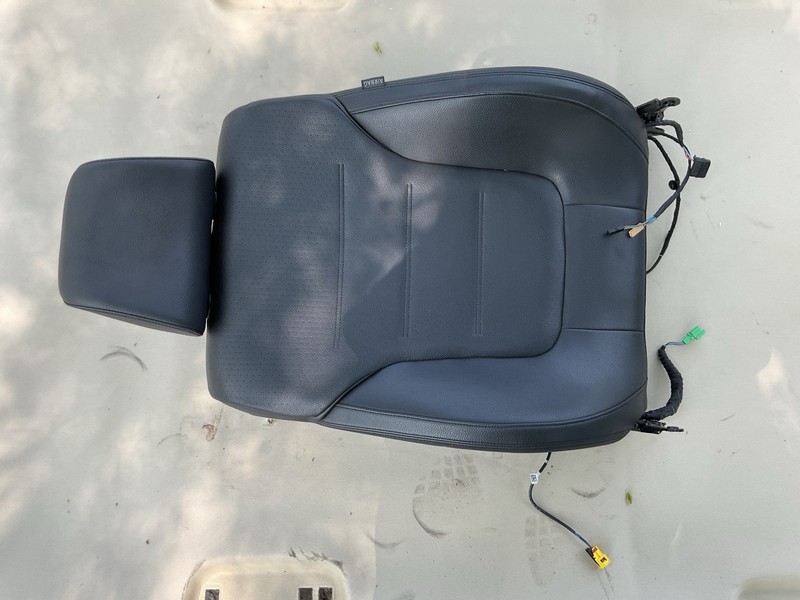 2011-2017 Volkswagen Touareg Front Left Driver Side Upper Seat Cover Cushion Oem