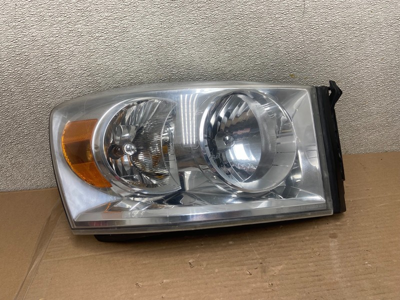2006 to 2008 Dodge Ram 2500 Right Passenger Halogen Headlight OEM AA8718 DW
