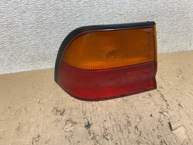 1995 1996 Nissan Maxima Left Driver LH Side Tail light Oem S0114 DW