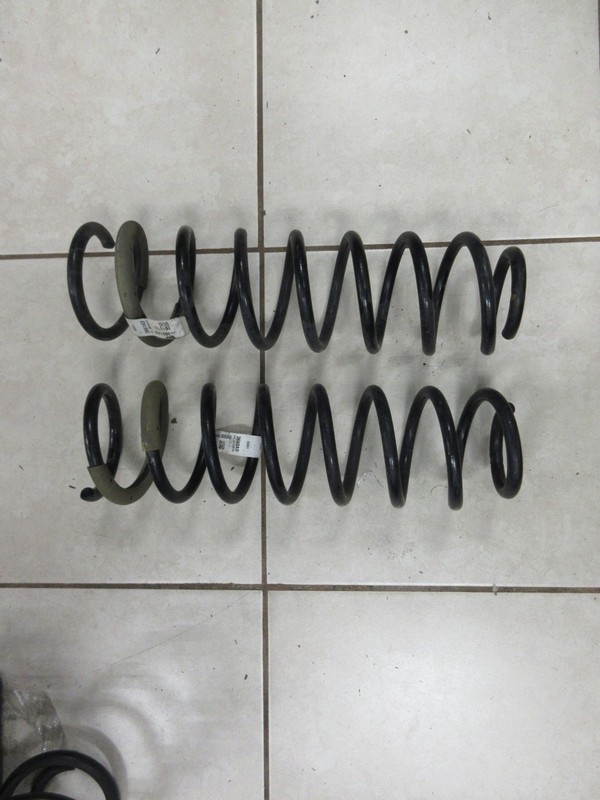 2018-2023 Jeep Wrangler JL Rubicon OEM Front Coil Spring Pair 68253660