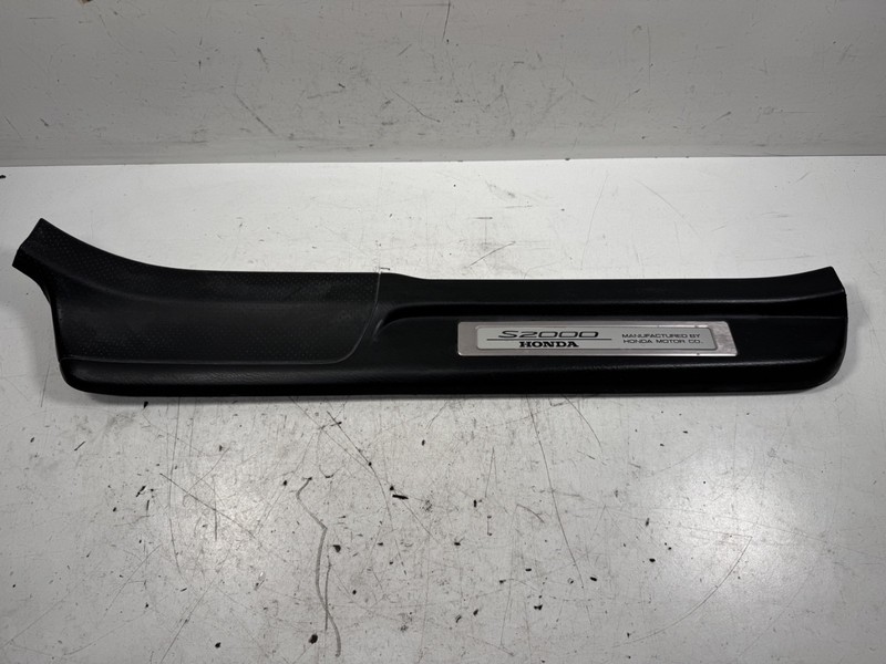 00-09 Honda S2000 Right Door Sill Trim Black 84201-S2A-900ZA OEM