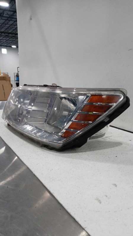 Used Left Headlight Assembly fits: 2014 Dodge Journey Left Grade A