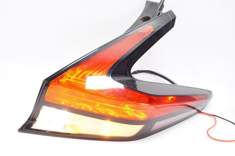 NISSAN LEAF Right RH Tail Light Tail Lamp ✅TESTED✅ OEM 2018 - 2024