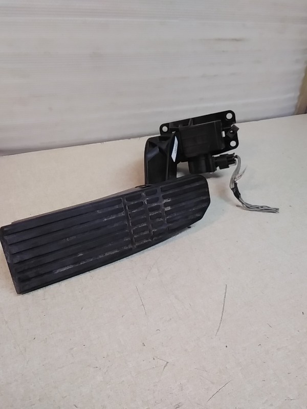 Freightliner Cascadia A01-33398-000 Throttle Pedal