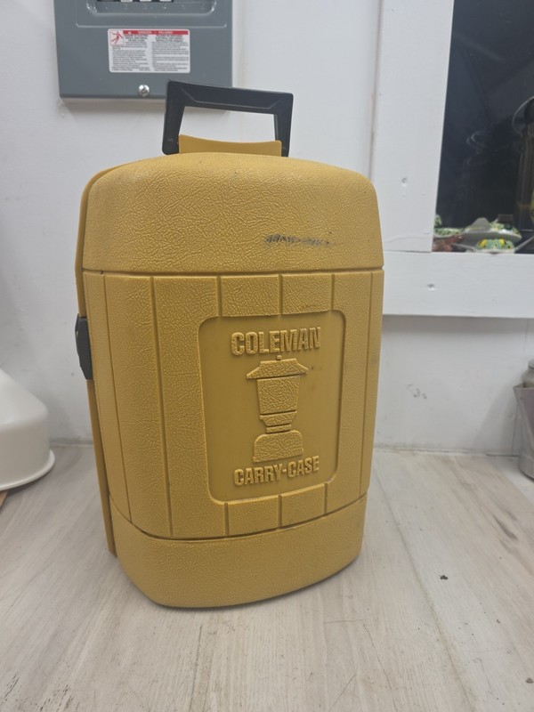 Coleman 220 228 275 Lantern Yellow Clam Shell Carry Case Dated 9-82