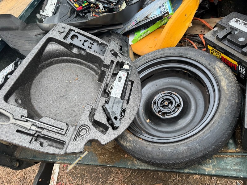 08-14 MINI COOPER CLUBMAN OEM SPARE TIRE & JACK & TOOL SET & COMPARTMENT TRAY