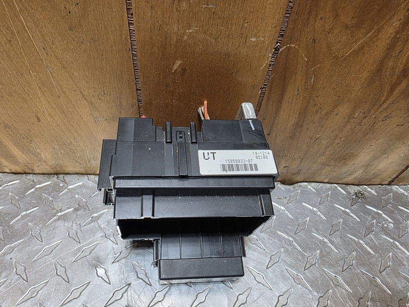 2003-2006 Silverado Sierra Tahoe EscaladeH2 Dash Fuse Junction Box 15058033-07