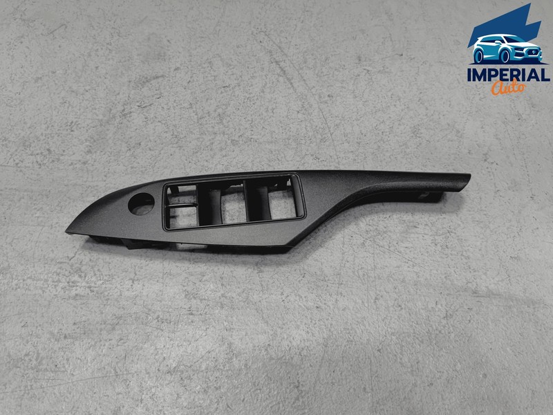 TOYOTA SIENNA LE FRONT DRIVER SIDE DOOR WINDOW SWITCH TRIM BEZEL OEM 2015-2019