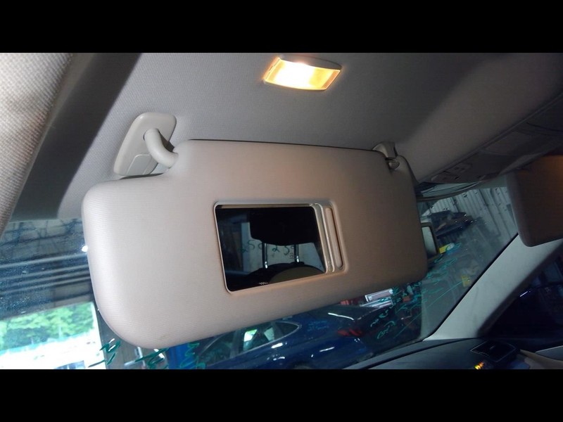 Driver Sun Visor Illuminated Without Garage Door Opener Fits 09-17 CC 1618101