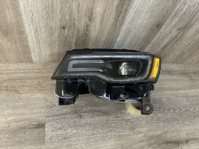 2019-22 JEEP GRAND CHEROKEE LEFT LHHEADLIGHT ASSYOEM PART # 68426873AD