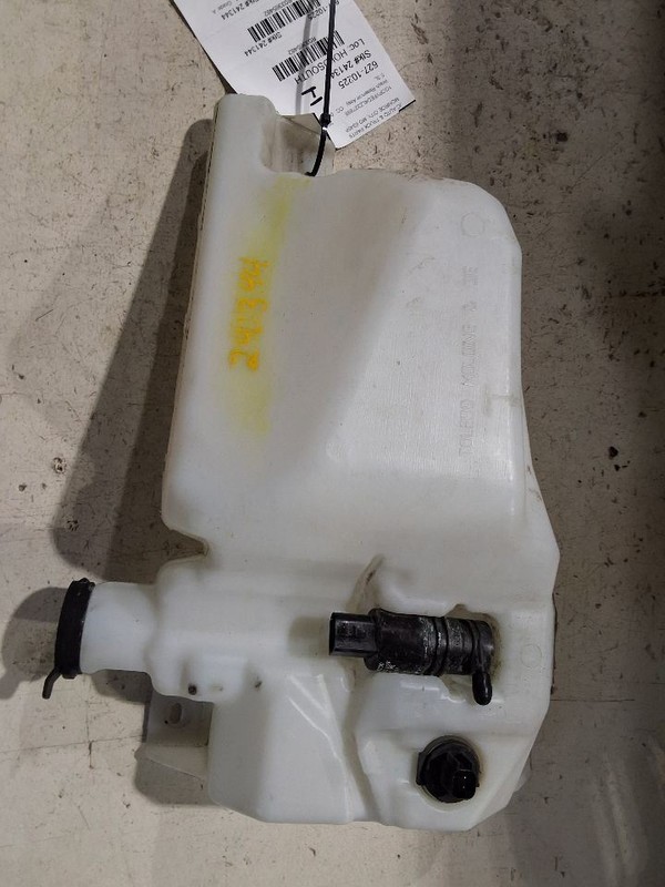 Wash Reservoir Fits 20-23 SILVERADO 2500 PICKUP 3365482