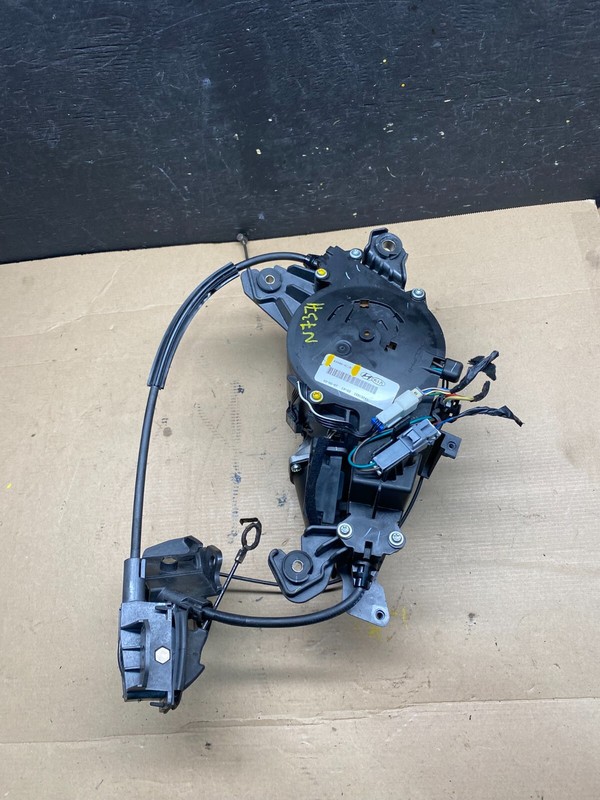 2007-2014 Kia Sedona Left Electric Power Sliding Door Motor Regulator N7371 DG