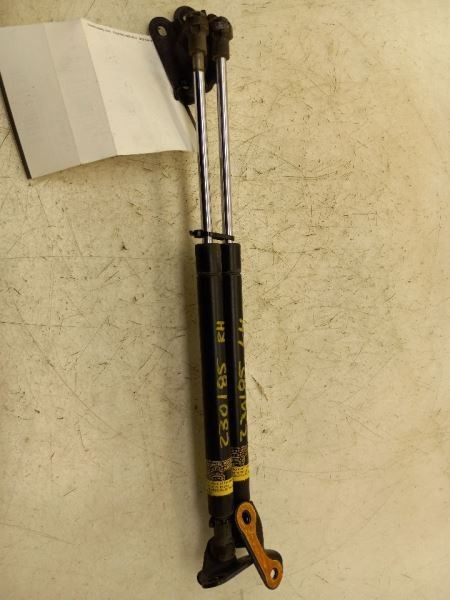 2017 2018 Toyota Corolla IM Hatchback Strut Pair
