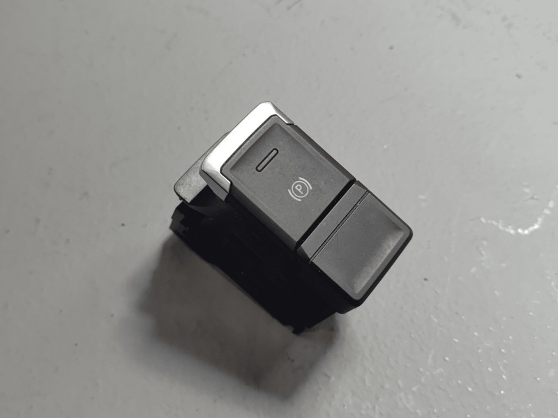 2018-2023 VOLKSWAGEN ATLAS CENTER CONSOLE PARK PARKING BRAKE SWITCH BUTTON OEM