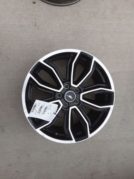 2013 2014 Ford Mustang Wheel Rim 19x8-1/2 Machined Edges Painted Inlay