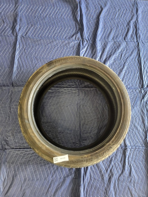 Used Oem Hankook Wheel Tire 245/40ZR20 99W