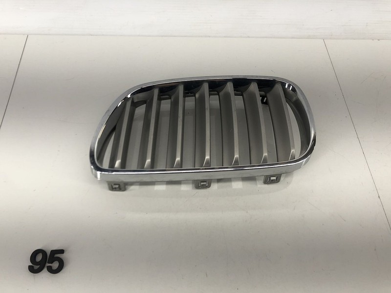07-10 BMW X3 E83 FRONT LEFT DRIVER SIDE RADIATOR UPPER GRILLE COVER OEM