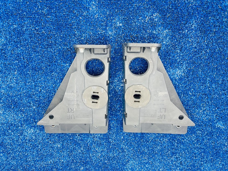2015–2017 Chrysler 200 S Radiator Lower Brackets Set LeftRight OEM 1461431X-03