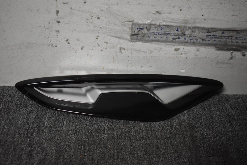 2019-2022 BMW 8 SERIES AIR DUCT TRIM RIGHT SIDE FACTORY OEM