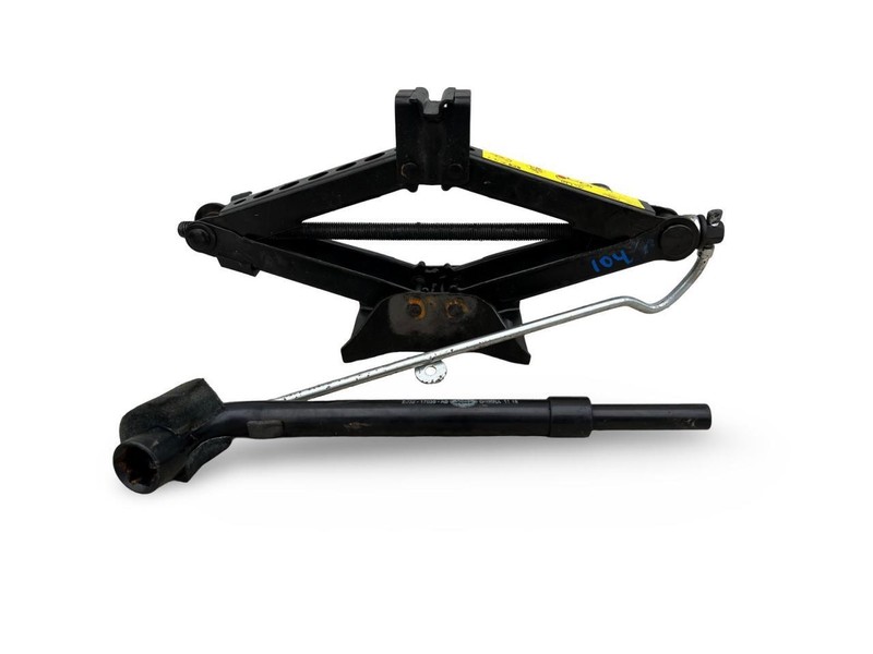 2015-2025 Rover Discovery Sport Jack With Tools