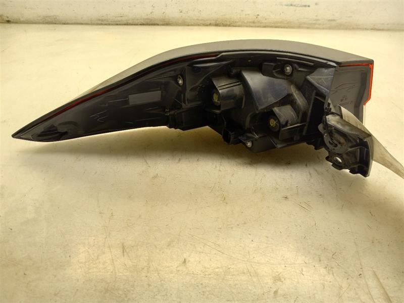 2022 TOYOTA COROLLA CROSS XLE 2.0L AWD PASSENGER OUTER TAIL LIGHT ASSEMBLY