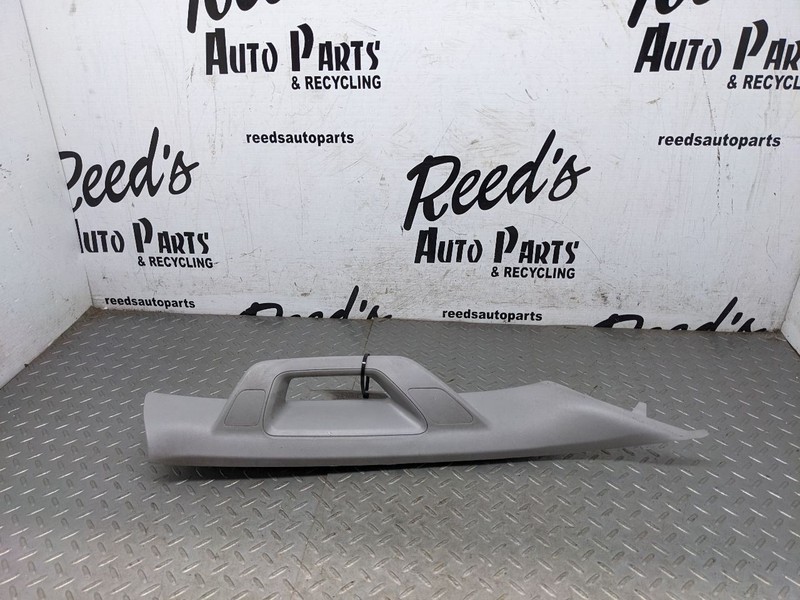 2014 - 2019 GMC SIERRA 1500 WINDSHIELD RIGHT SIDE A PILLAR TRIM COVER PA 1182454