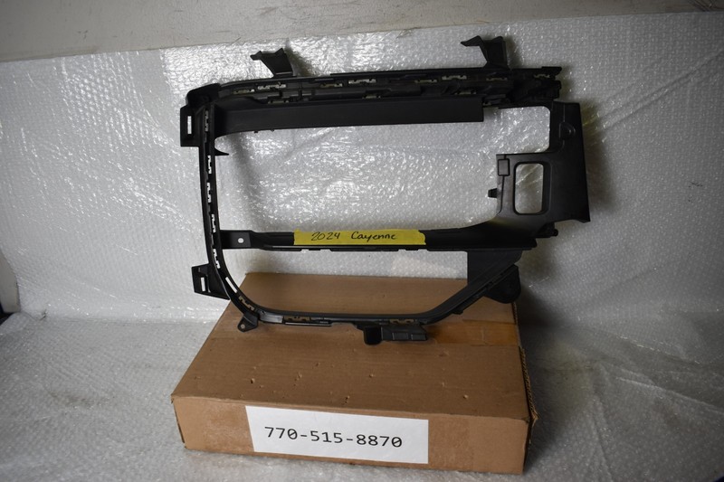 PORSCHE CAYENNE BASE OUTER GRILLE FRONT RIGHT 2024 OEM 9Y0 807 682 F