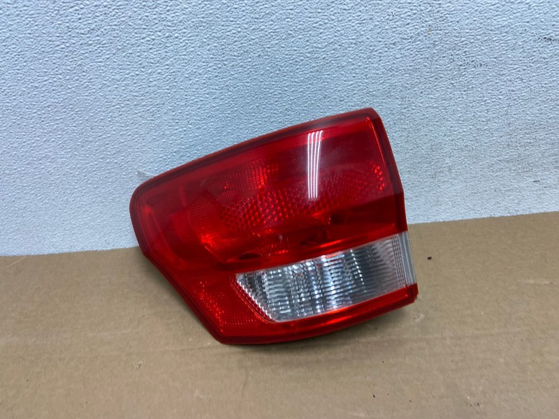 2011-2013 Jeep Grand Cherokee Left Driver Side Lh Tail Light AD3815 LK